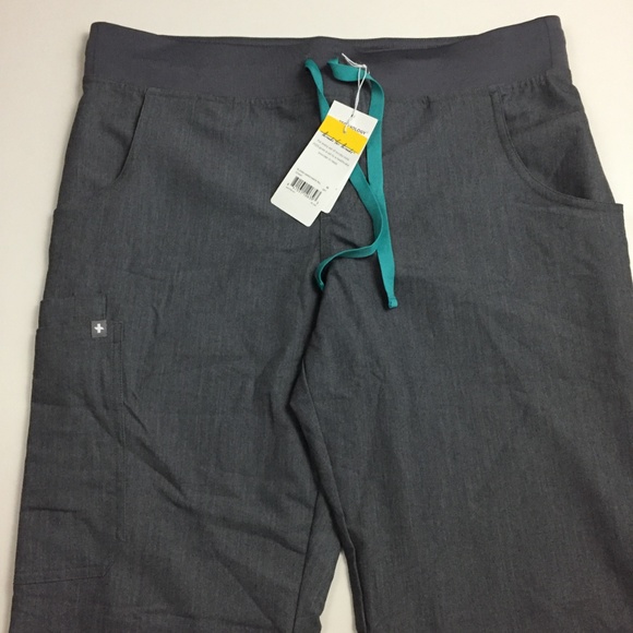 NWT FIGS KADE CARGO Moisture Wick Scrubs Pant - Picture 5 of 8